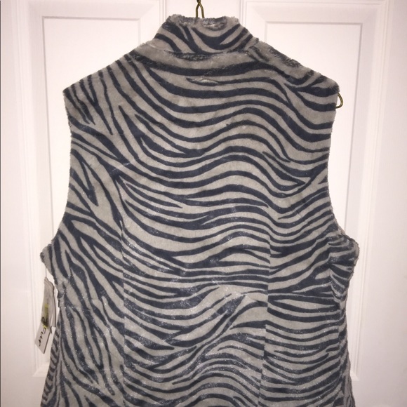 Vest - Picture 5 of 5